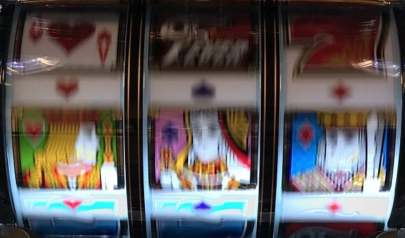 PフィーバークィーンII リーチ演出 女王降臨全回転